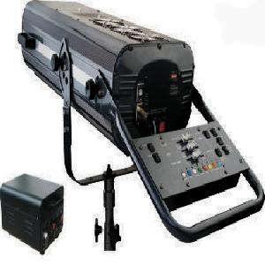 YX-6825B     /    2500W追光灯