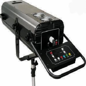 YX-6812A   /    1200W追光灯